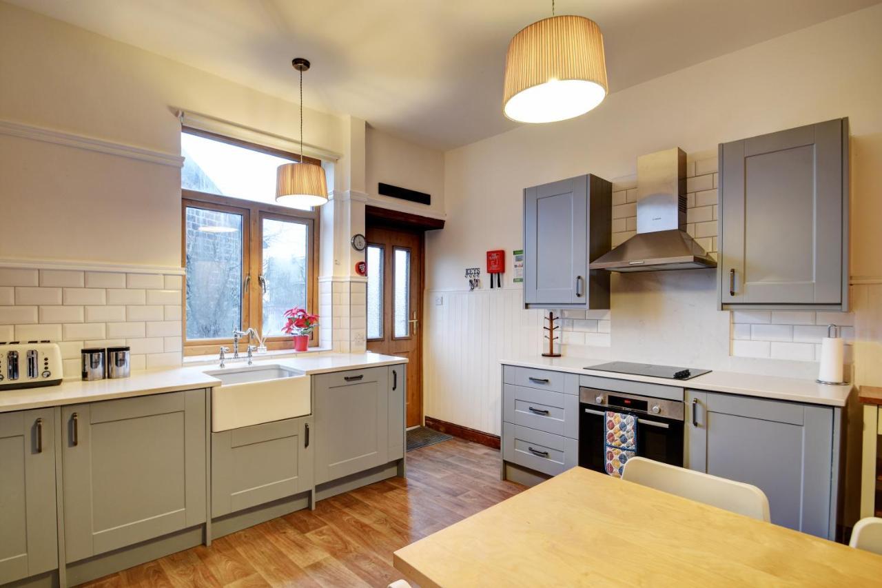 Spacious Victorian Townhouse Near Hcc With Off Street Parking Harrogate Buitenkant foto