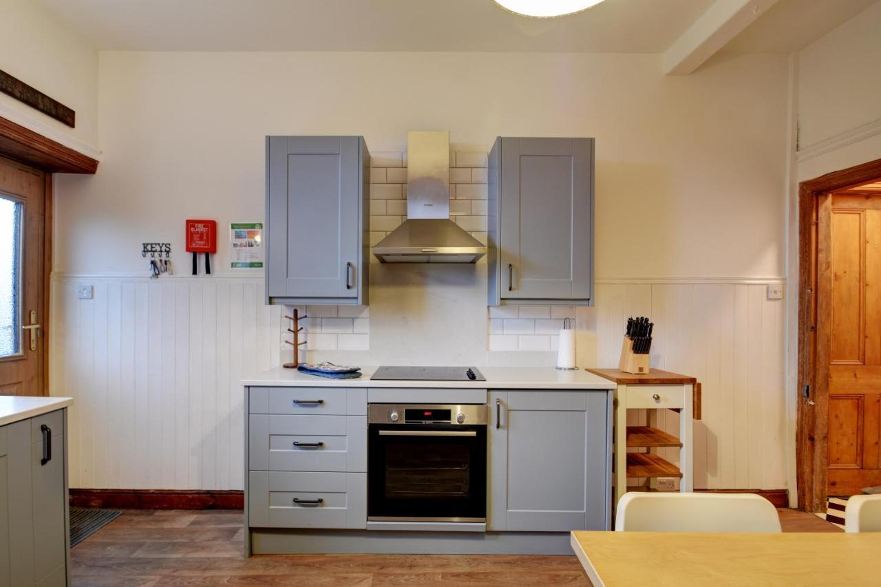 Spacious Victorian Townhouse Near Hcc With Off Street Parking Harrogate Buitenkant foto