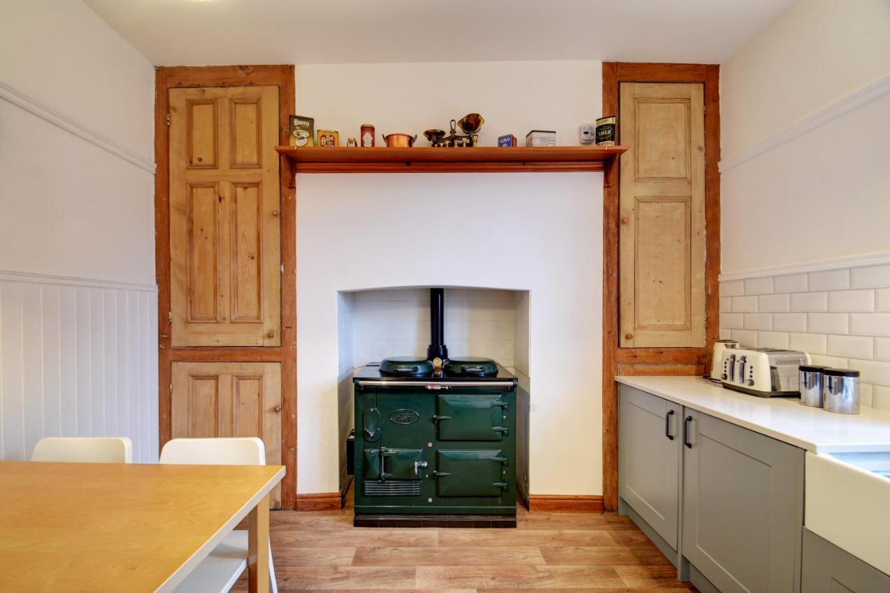 Spacious Victorian Townhouse Near Hcc With Off Street Parking Harrogate Buitenkant foto