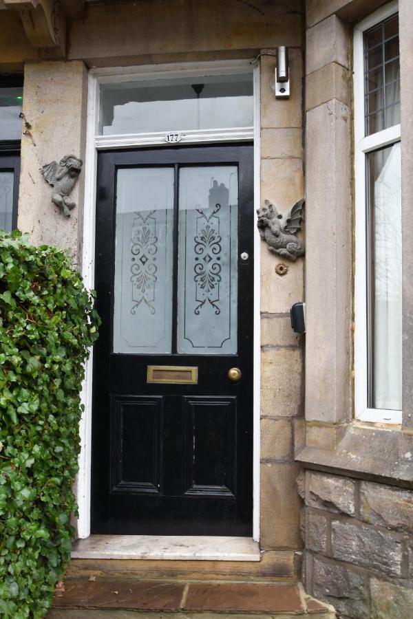 Spacious Victorian Townhouse Near Hcc With Off Street Parking Harrogate Buitenkant foto