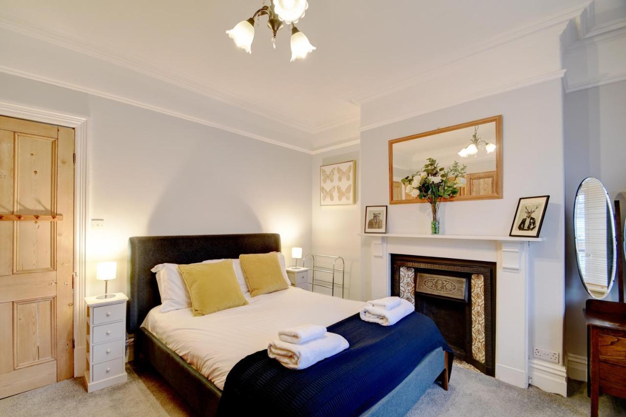 Spacious Victorian Townhouse Near Hcc With Off Street Parking Harrogate Buitenkant foto